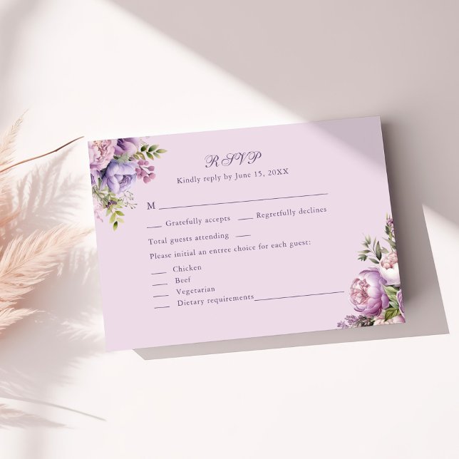 Remerciements Carte de réponse de mariage Fleurs de pivoines et  (Boho Lilac Peonies & Wildflowers Wedding RSVP Card on a sunny white table.)