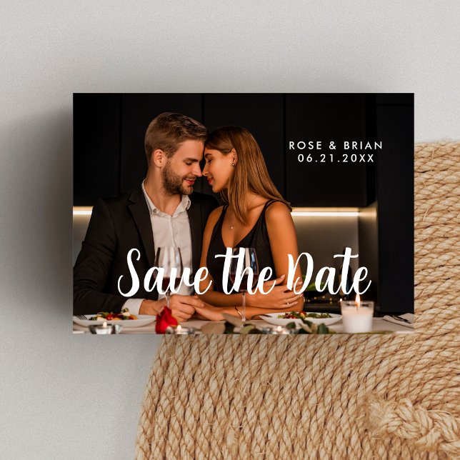 Remerciements Carte photo de mise en garde chic moderne "sauver  (Modern chic save the date photo card announces your wedding with bold personal style.)