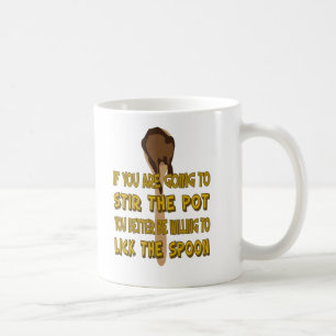 Remuez le pot lèchent la tasse de cuillère