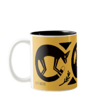 Renards et fleurs antiques sur mug jaune indien