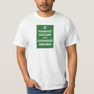 Restent calme… il est un T-shirt !
