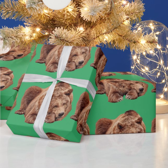 RESTING GRIZZLY BEAR CHRISTMAS WRAPPING PAPER (Holidays)