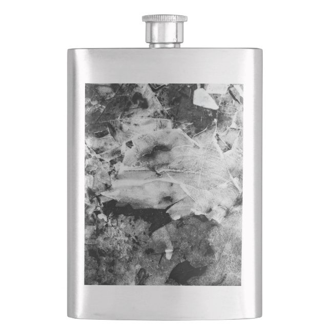 resurrection of the frozen knight hip flask (Front)