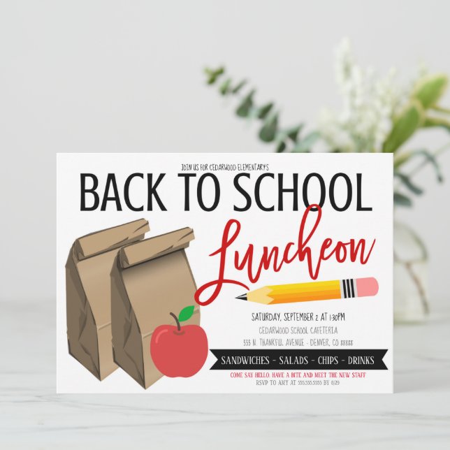 Retour au déjeuner scolaire Invitation (Debout devant)