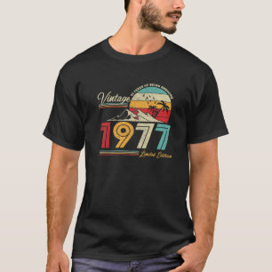 Retro 45 Years Old Vintage 1977 Limited Edition 45 T-Shirt