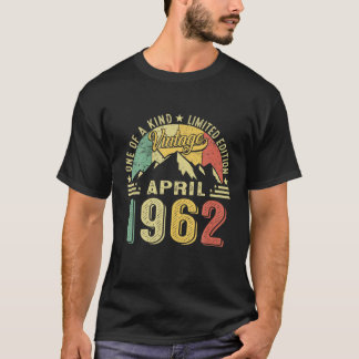 Retro 60Th Birthday Vintage April 1962 60 Year Men T-Shirt