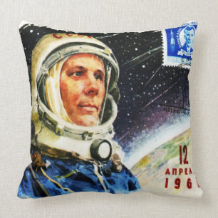 RETRO ASTRONAUT ILLUSTRATION 1960's SPACE TRAVEL Throw Pillow