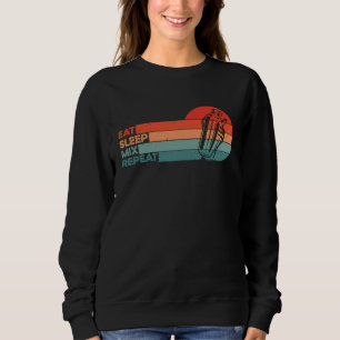 Retro Bartending Saying Mixologist Barkeeper & Ba Sweatshirt