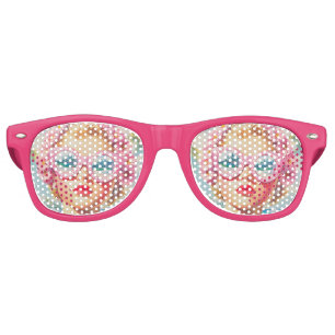 Retro Beach Girl avec lunettes de soleil florales