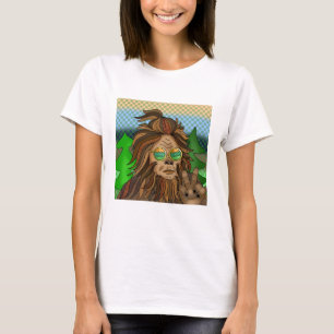 Retro Bigfoot   Vintage Colours Sasquatch Pop Art  T-Shirt