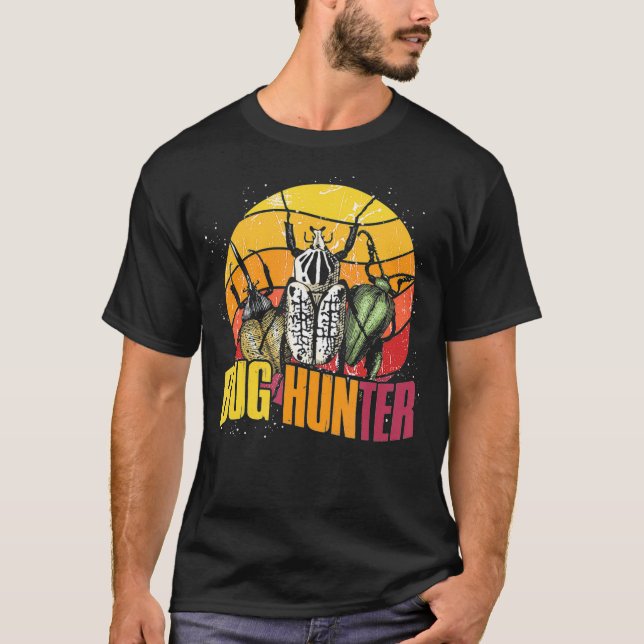 Retro Bug Hunter Beetle Entomology Biologist Bug T-Shirt (Front)