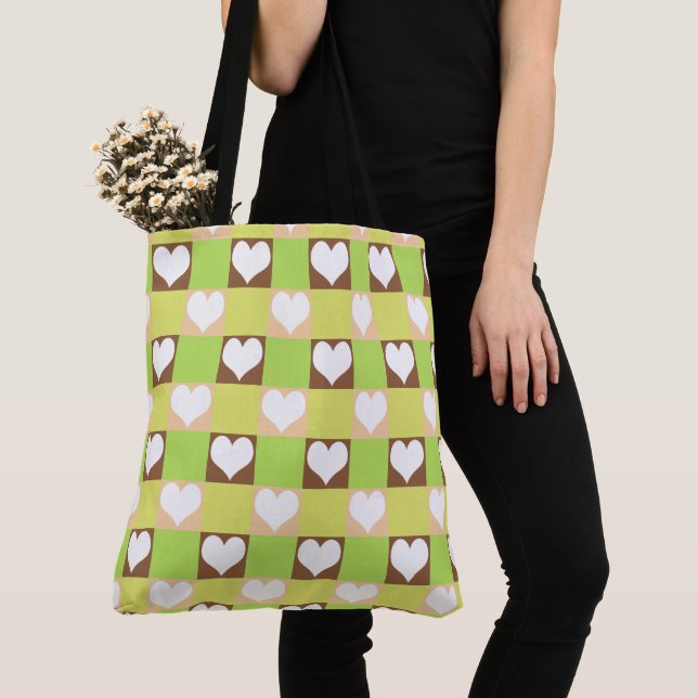 Retro Chequerboard Heart Pattern Tote Bag (Close Up)