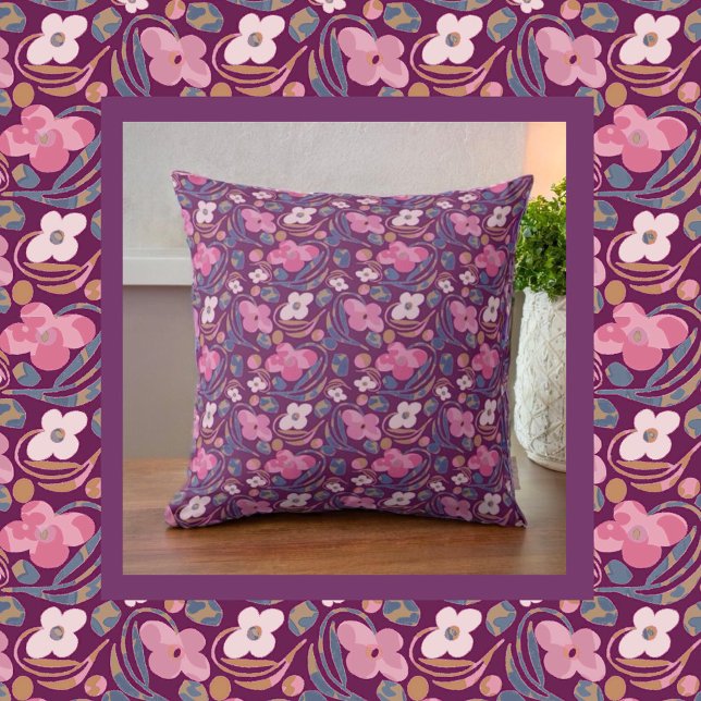 Retro Chic Floral Pattern Throw Pillow (Creator Uploaded)