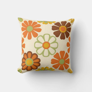 Retro Daisy Floral Pattern Throw Pillow