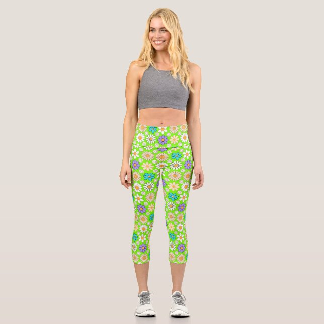 Retro Daisy Pattern Simple.01. B Green BG Capri Leggings (Front)