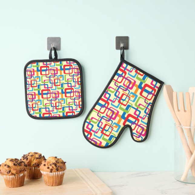 Retro Era  Oven Mitt & Pot Holder Set (Insitu(Hanging))