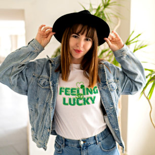 Retro Feeling Lucky St Patrick's Day  T-Shirt