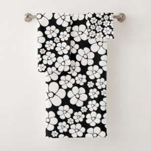 Retro Flower Pattern in White on Black Bath Towel Set