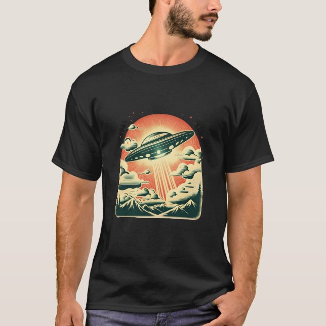 Retro Flying Saucer UFO Over Mountains Pulp Pop St T-Shirt (Front)