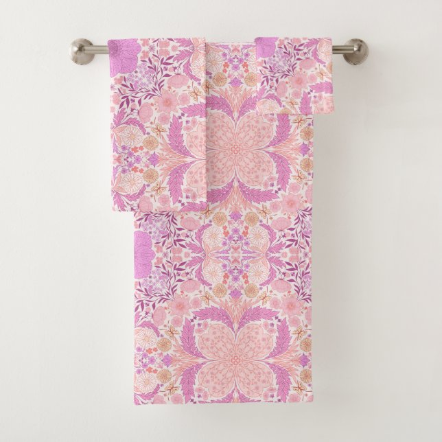 Retro garden florals  in pink bath towel set (Insitu)