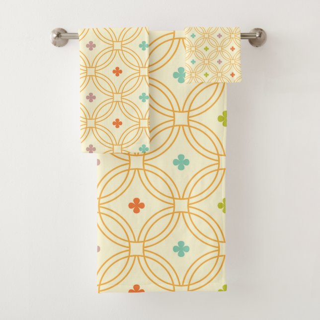 Retro Geometric Interlocking Circle Pattern Bath Towel Set (Insitu)