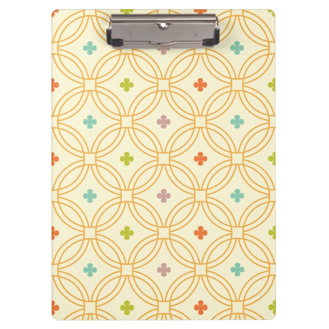 Retro Geometric Interlocking Circle Pattern Clipboard (Front)