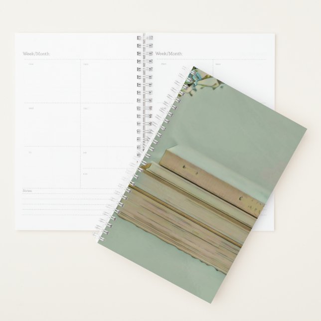 Retro gifts for readers 2022 planner (Display)