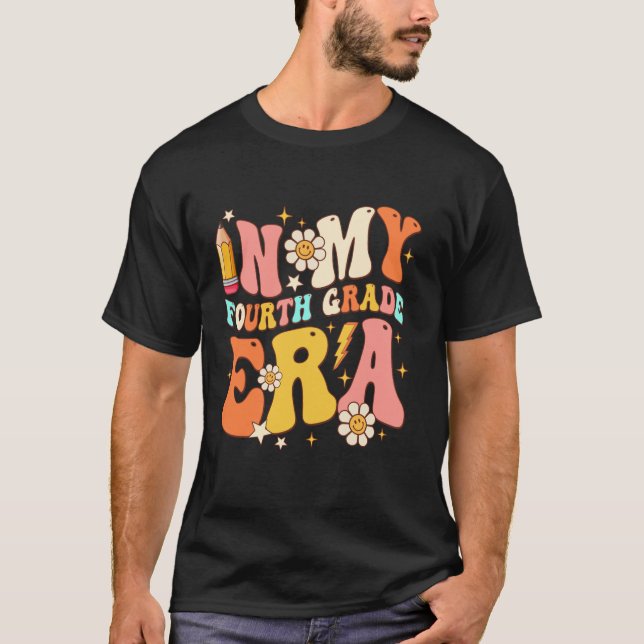 Retro Groovy In My Fourth Grade Era Students Back  T-Shirt (Front)