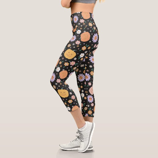 Retro Halloween Pumpkins and Flowers Pattern Capri Leggings (Left)