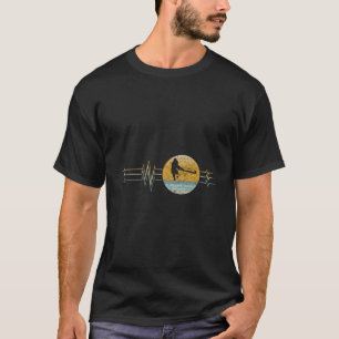 Retro Heartbeat Field Hockey Sport Lifeline Vintag T-Shirt