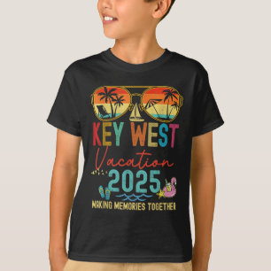 Retro Key West Vacation 2025 Memories Matching Gro T-Shirt
