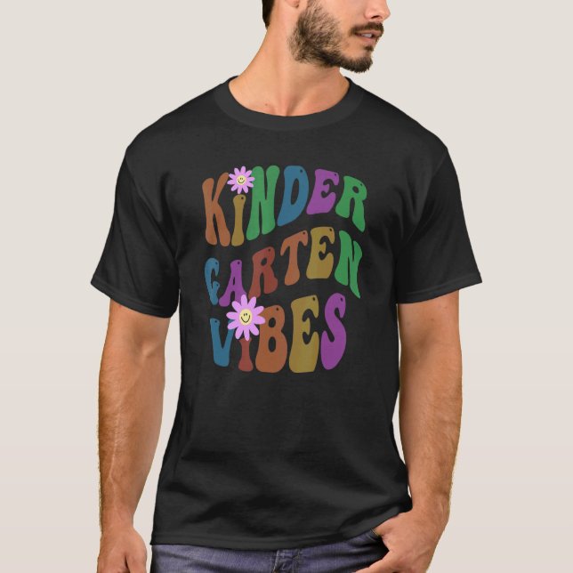 Retro KINDERGARTEN VIBES Teacher Peace Love Kinder T-Shirt (Front)