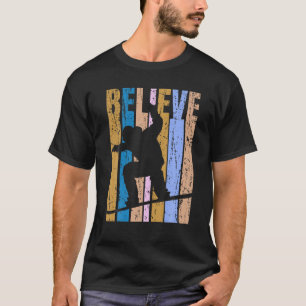 Retro Mens Snowboarding Snowboarder Jumping Tricks T-Shirt