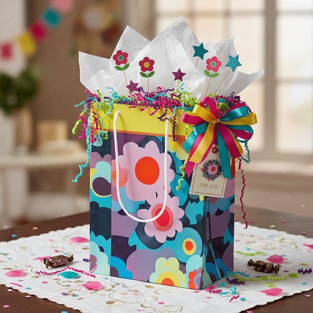 Retro mod flowers  medium gift bag (Creator Uploaded)
