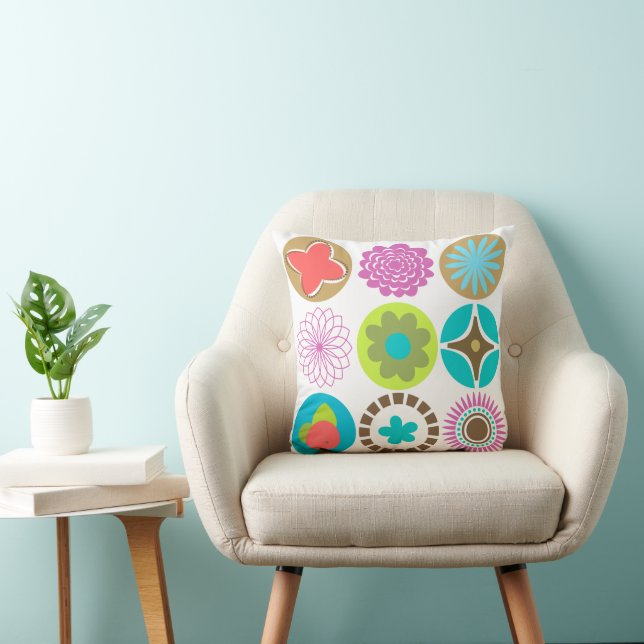 Retro Pattern Throw Pillow (Chair)