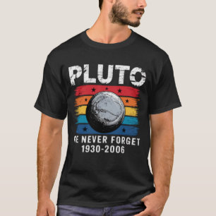 Retro Pluto We Never Forget Justice for Pluto T-Shirt