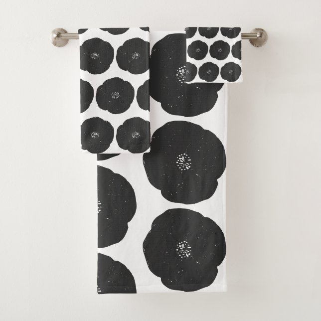 Retro Poppy Floral Art Pattern in Black and White Bath Towel Set (Insitu)