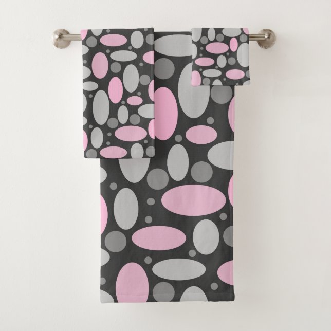 retro, sixties, polka dots, grey and pink bath towel set (Insitu)