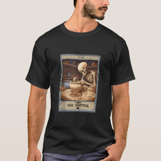 Retro Skeleton The Potter Tarot Card Halloween Pot T-Shirt