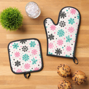 Retro Snowflakes Oven Mitt & Pot Holder Set