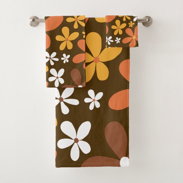 Retro Spring Daisies #2 #decor #art Bath Towel Set (Insitu)