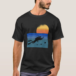 Retro Sunset Ocean Sea Diver Scuba Diving Underwat T-Shirt