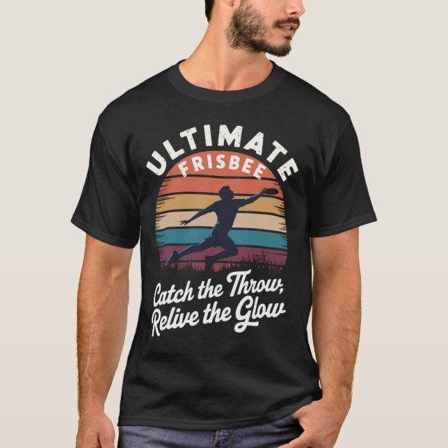 Retro Ultimate Frisbee Player Men Vintage  T-Shirt (Front)
