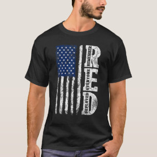 Retro US Flag Remember Everyone Veteran Deployed R T-Shirt