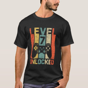 Retro Vintage 7th Birthday Game Level 7 Unlocked 7 T-Shirt