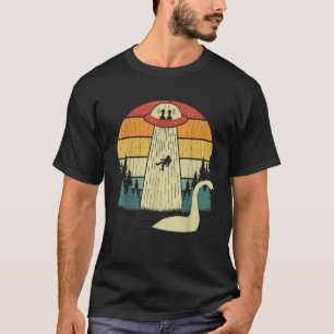 Retro Vintage Sasquatch UFO Funny Bigfoot Loch Nes T-Shirt