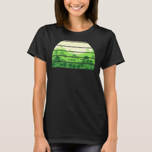 Retro Wild Nature Wildlife Trees Outdoors Forest T-Shirt