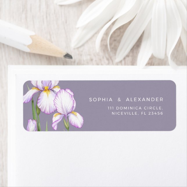 Return Address Label Delicate Irises Wedding. (En situation)