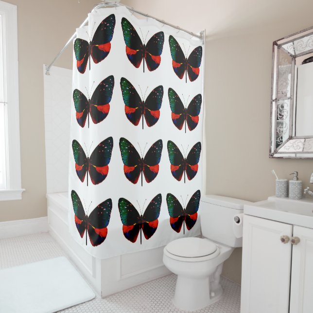Rideau de douche à papillon rouge, vert et noir (En situation)