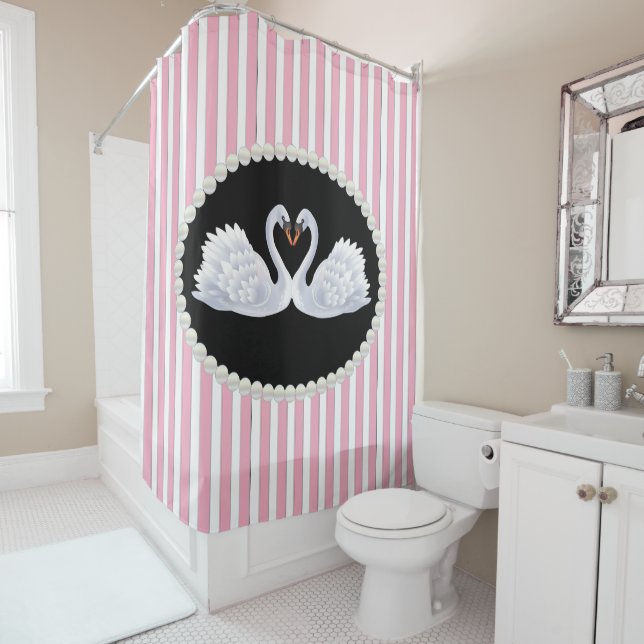 Rideau en douche rayé rose élégant de perles et de (En situation)